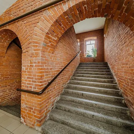 Historic Red Brick Loft Near Center *