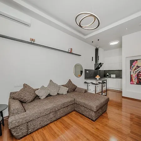 Apartament Historic Red Brick Loft Near Center *